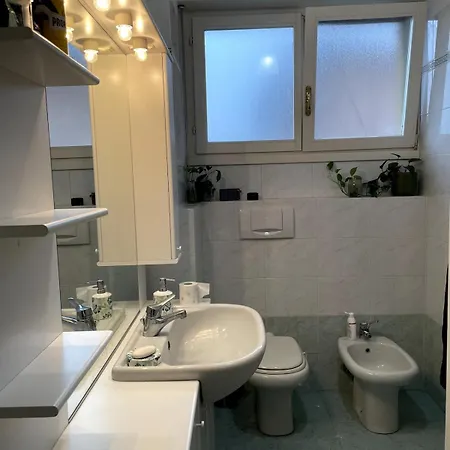 Homestay Ampia Privata In Piazza Carducci *